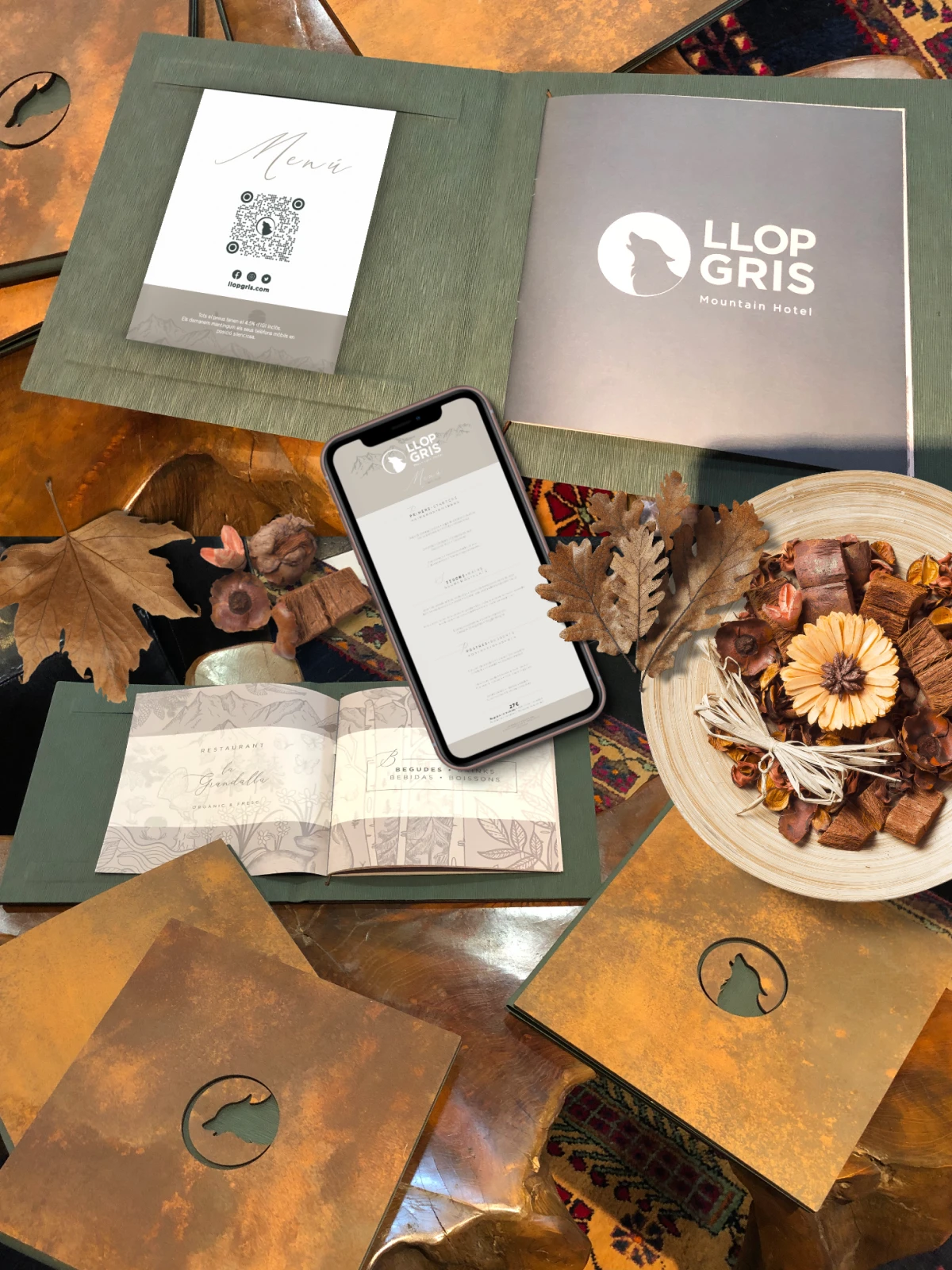 llop gris — pieza poster · vertical